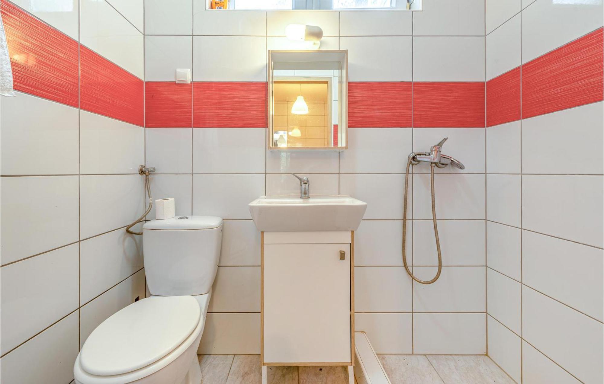 Pet Friendly Apartment In Novalja With Kitchen Exterior foto